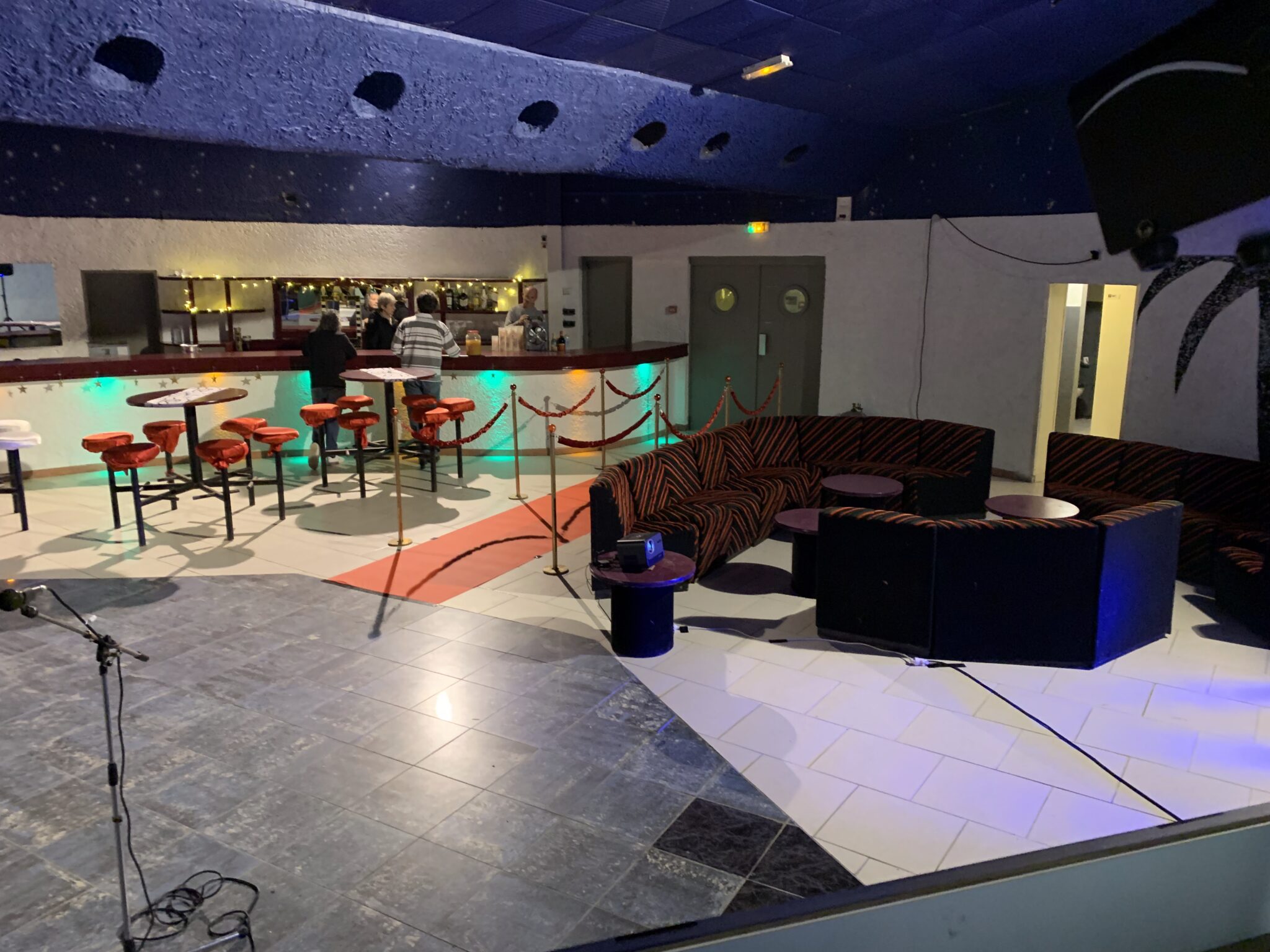 De 19H à 02H du matin